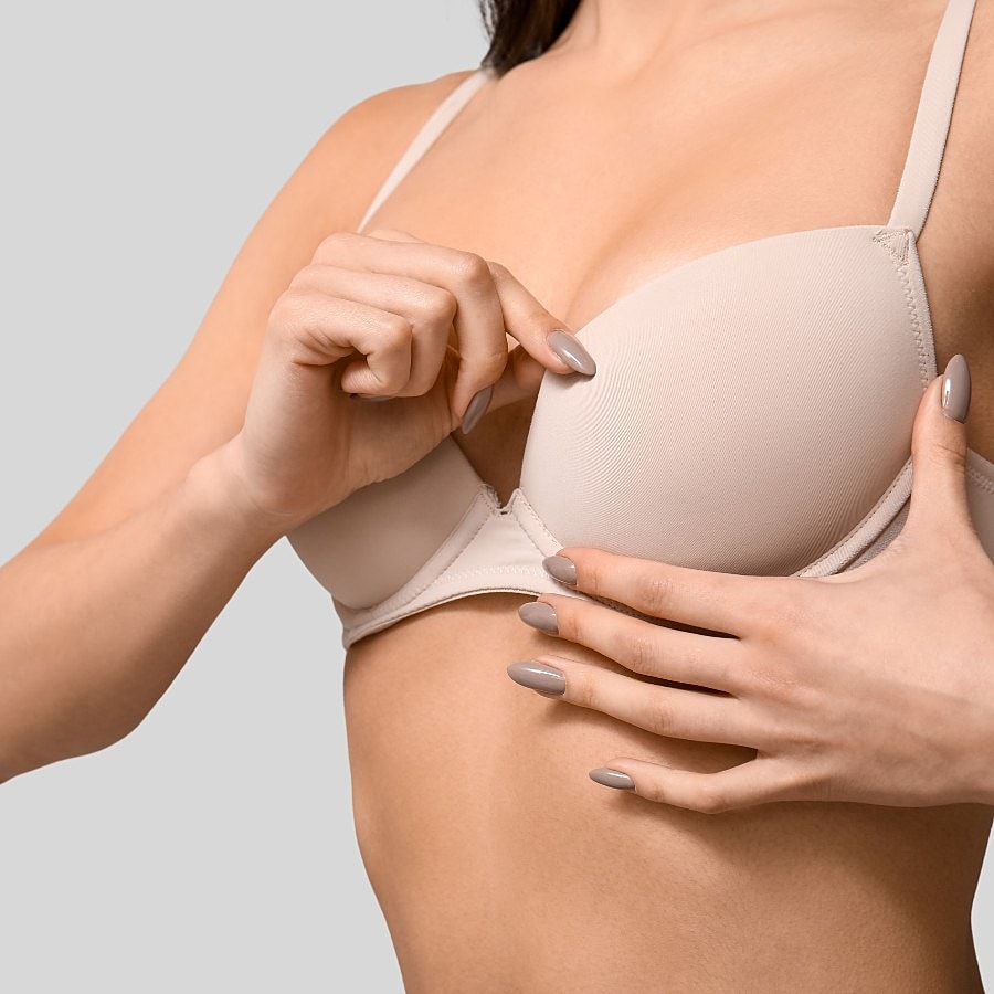Breast Augmentation vs Breast Lift: Which Is Right for You?
